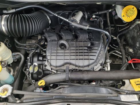 Used 2019 Dodge Grand Caravan SXT image 30
