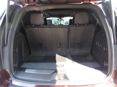 Used 2022 Chevrolet Tahoe Premier AWD/4WD image 22