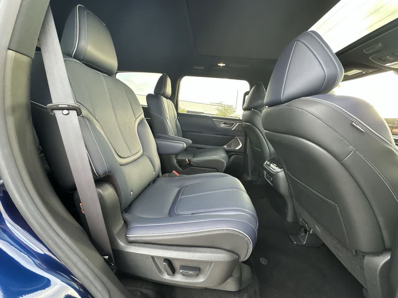 Used 2026 INFINITI QX80 4WD w/ Sport Exterior Package image 35