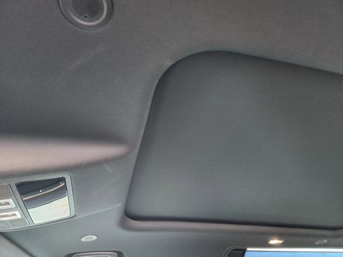 Certified 2025 Land Rover Defender 90 S image 26