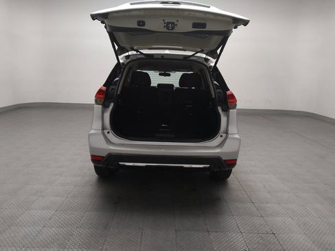 Used 2018 Nissan Rogue SV AWD/4WD image 29