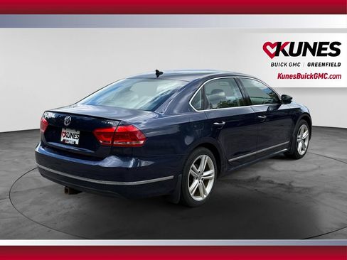 Used 2015 Volkswagen Passat TDI SEL Premium FWD image 10