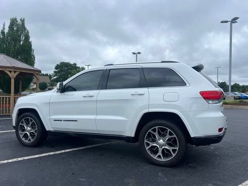 Used 2018 Jeep Grand Cherokee Limited AWD/4WD image 10