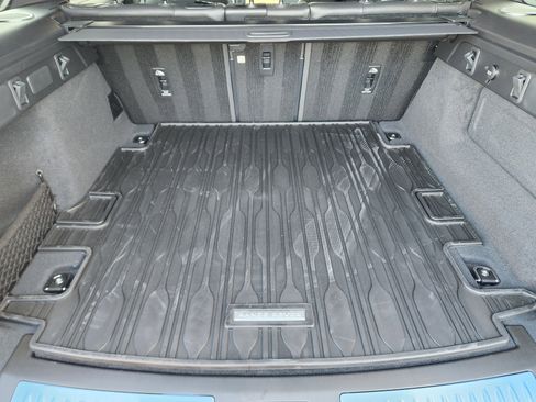 New 2026 Land Rover Range Rover Velar Dynamic SE image 33