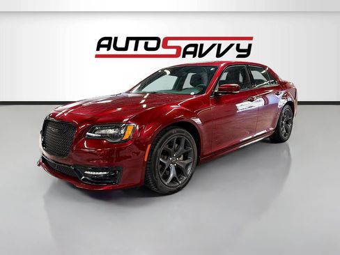 Used 2023 Chrysler 300 S w/ Comfort Group RWD image 3