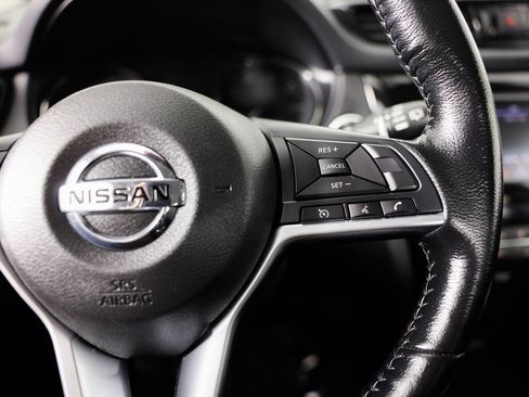 Used 2021 Nissan Rogue Sport SV image 31