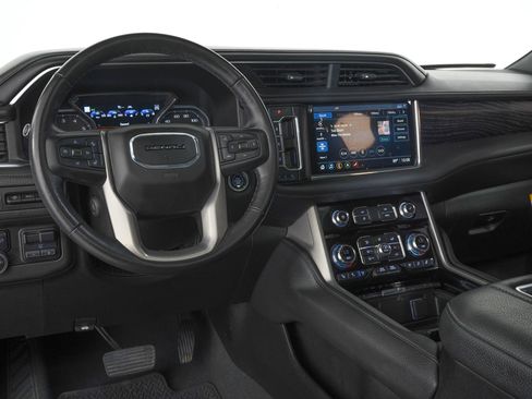 Used 2021 GMC Yukon XL Denali w/ Denali Ultimate Package AWD/4WD image 18