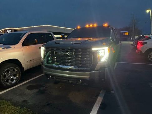 Certified 2024 GMC Sierra 2500 Denali Ultimate image 3