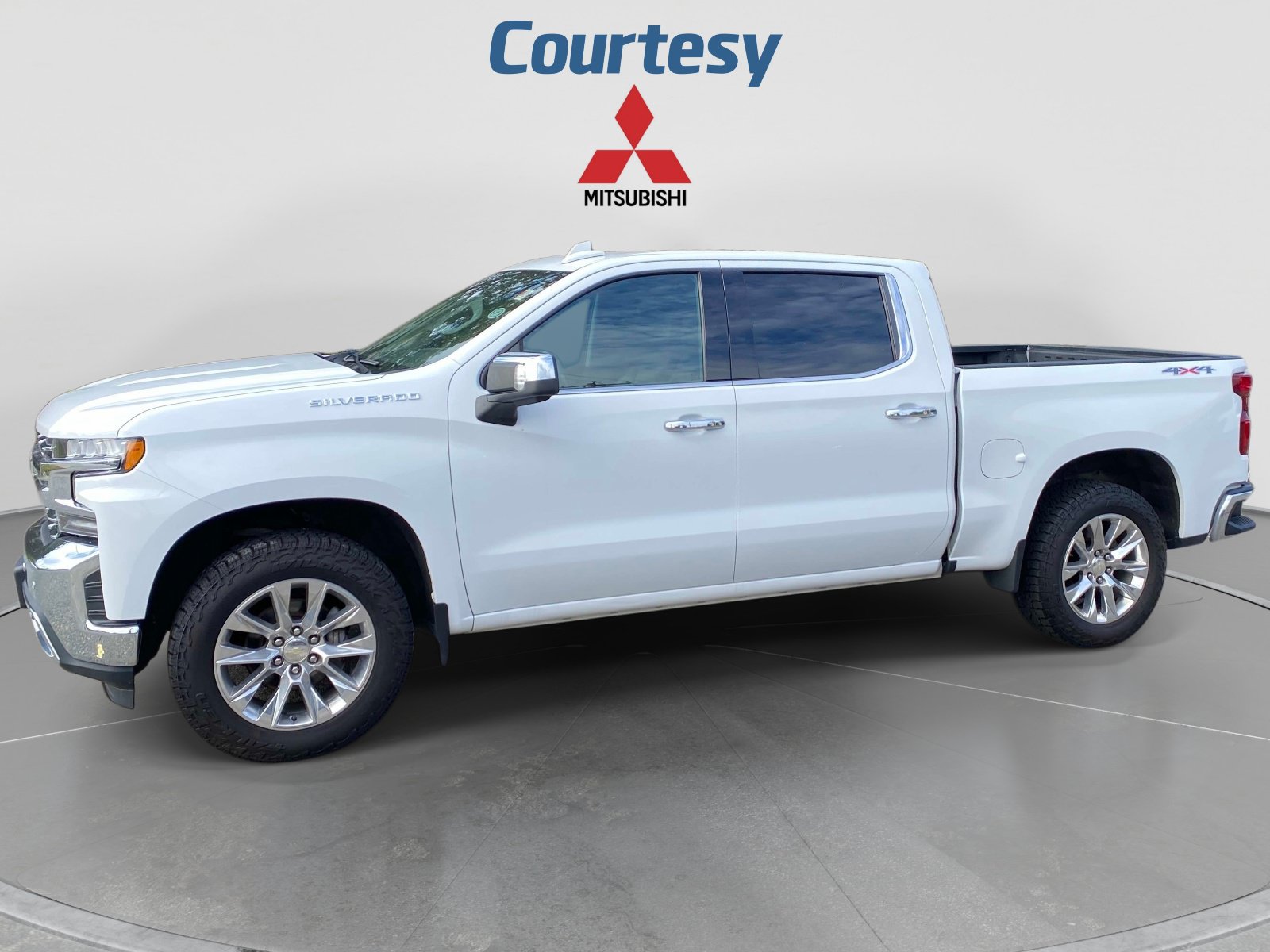 Used 2020 Chevrolet Silverado 1500 LTZ w/ LTZ Plus Package AWD/4WD image 2