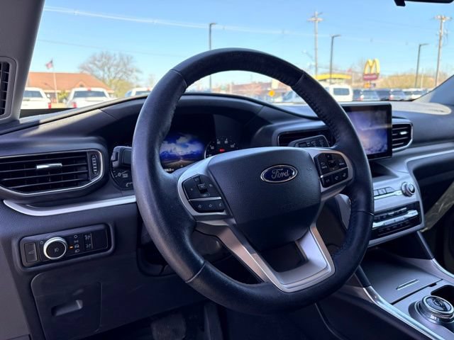 Used 2023 Ford Explorer XLT w/ Equipment Group 202A AWD/4WD image 16