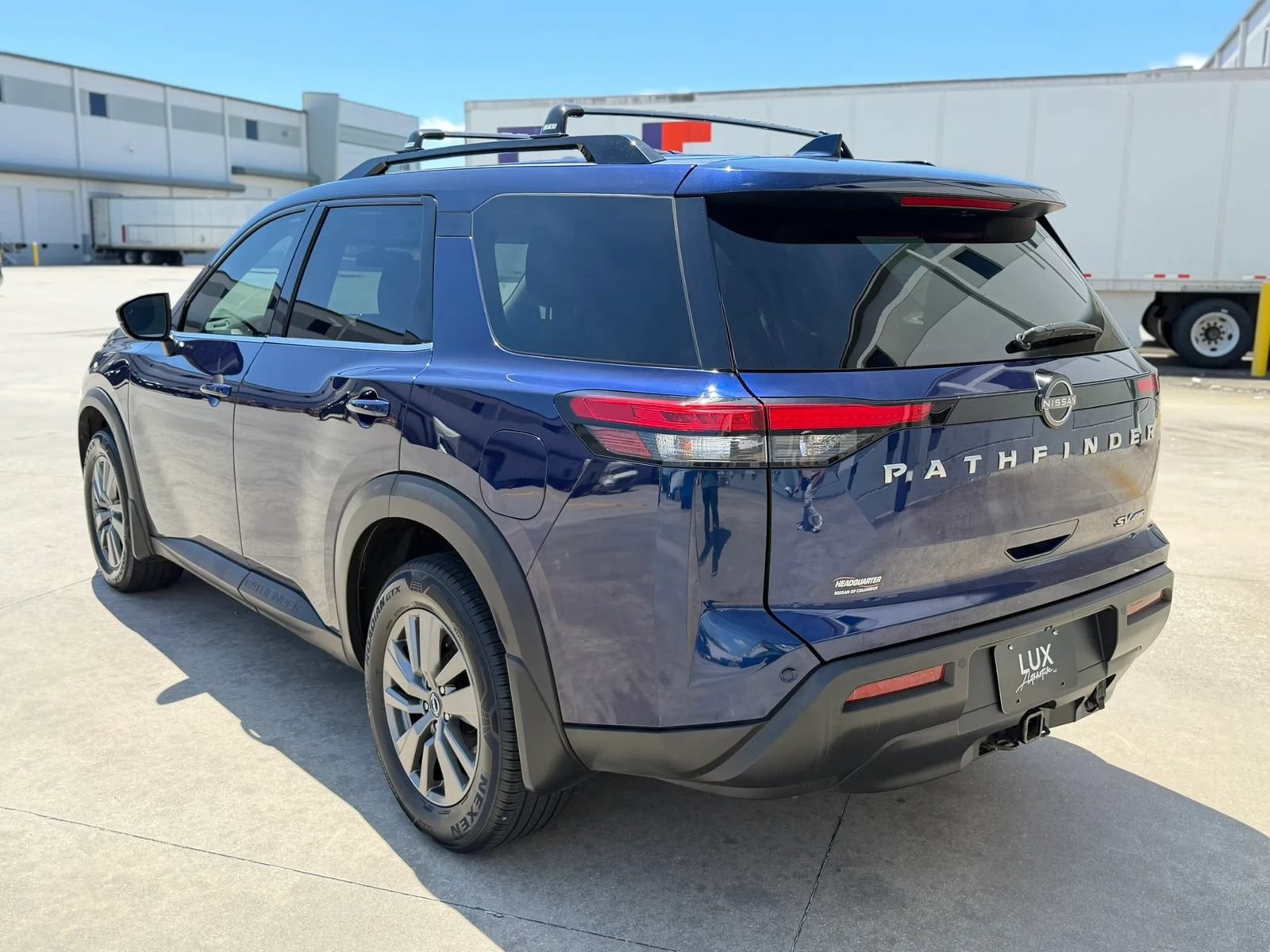 Used 2022 Nissan Pathfinder SV w/ SV Premium Package AWD/4WD image 11