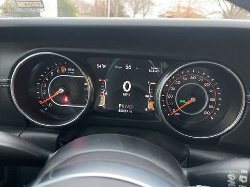 Used 2018 Jeep Wrangler Unlimited Sahara image 18