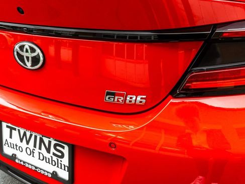 Used 2023 Toyota GR86 Premium RWD image 33