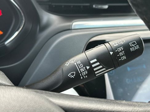 Used 2019 Chevrolet Bolt Premier w/ Infotainment Package image 40