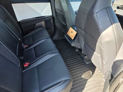 Used 2024 Tesla Cybertruck AWD Crew Cab image 30