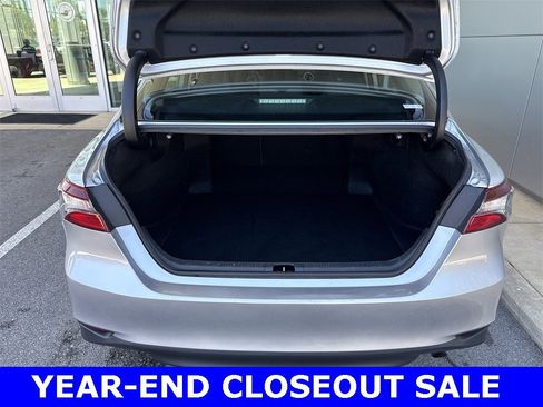 Used 2023 Toyota Camry LE image 32