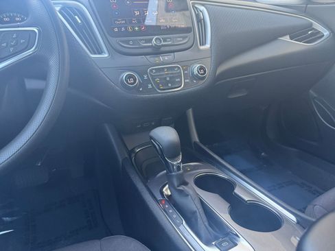 Used 2024 Chevrolet Malibu LT image 42