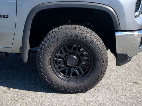 Used 2024 Chevrolet Silverado 2500 LTZ w/ LTZ Convenience Package image 11