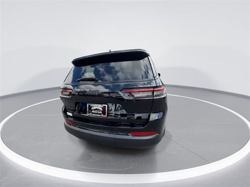 New 2025 Jeep Grand Cherokee L Altitude image 7