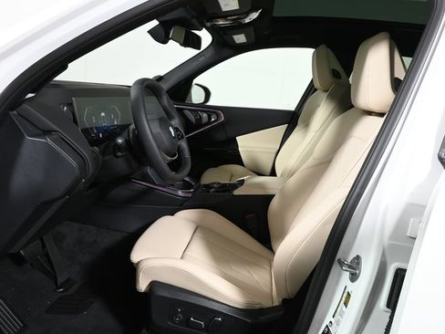 New 2026 BMW X3 xDrive30i w/ Premium Package AWD/4WD image 3