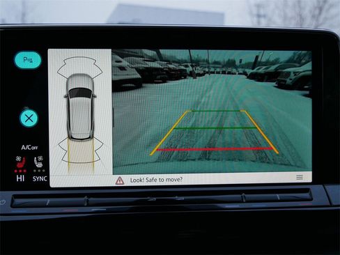 Used 2024 Volkswagen Atlas SE image 19