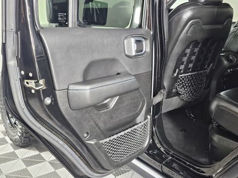 Used 2022 Jeep Wrangler Unlimited Rubicon 4xe w/ Cold Weather Group AWD/4WD image 32