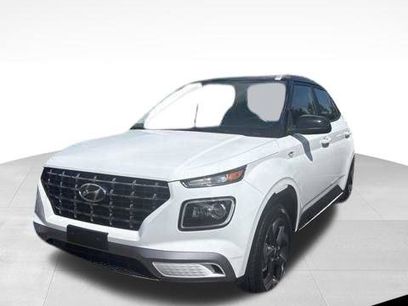 Used 2022 Hyundai Venue Limited w/ Cargo Package