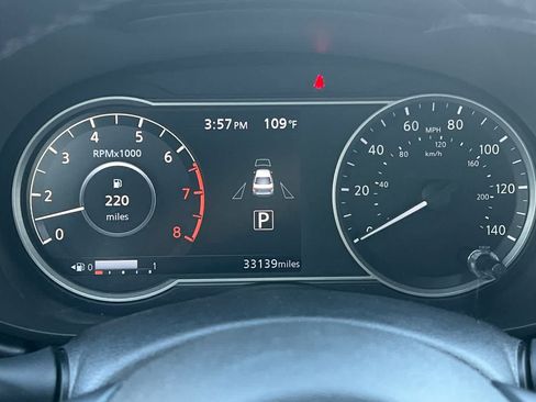 Used 2025 Nissan Versa SR FWD image 25