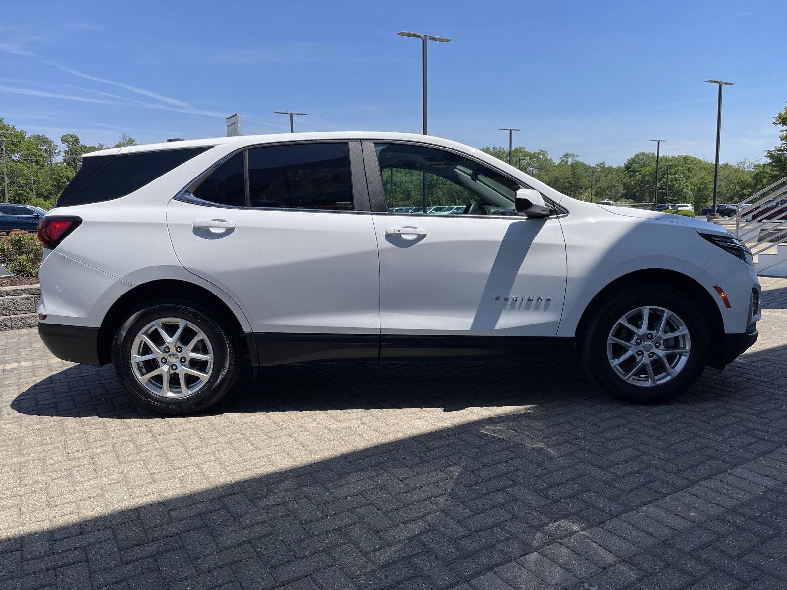 Used 2024 Chevrolet Equinox LT w/ LPO, Floor Liner Package FWD image 6