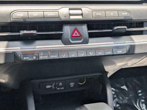Used 2025 Kia K4 FWD image 18