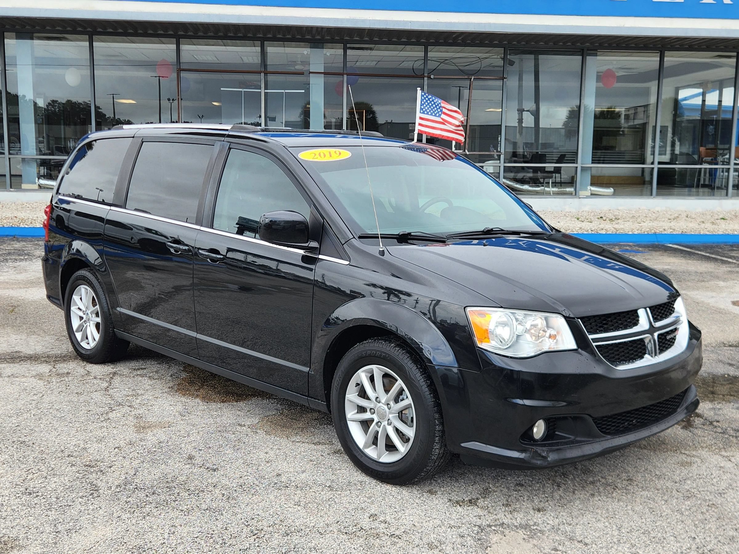 Used 2019 Dodge Grand Caravan SXT FWD image 10