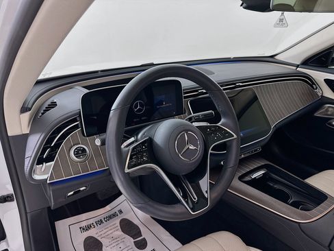 Used 2025 Mercedes-Benz E 350 Sedan image 10