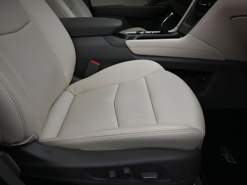 Used 2023 Cadillac XT6 Premium Luxury w/ Technology Package image 24