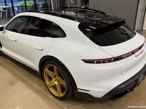 Used 2022 Porsche Taycan Turbo S Cross Turismo w/ Technology Package AWD/4WD image 30