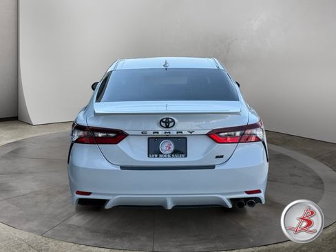 Used 2024 Toyota Camry SE FWD image 6