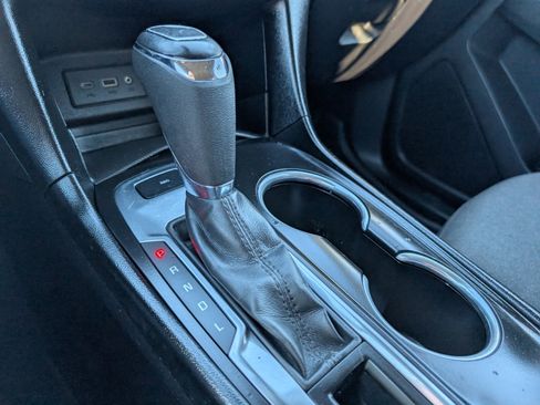 Used 2019 Chevrolet Equinox LT w/ LPO, Floor Liner Package image 12