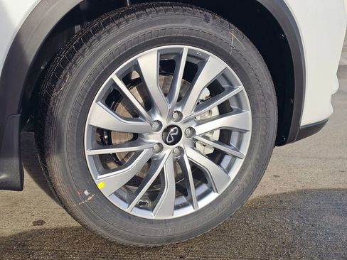 New 2025 INFINITI QX50 Luxe image 9