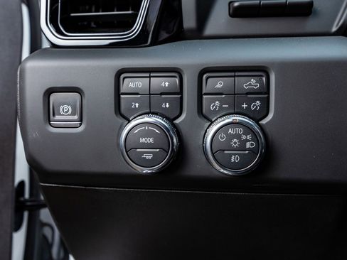 Used 2024 GMC Sierra 1500 AT4 w/ Technology Package image 22