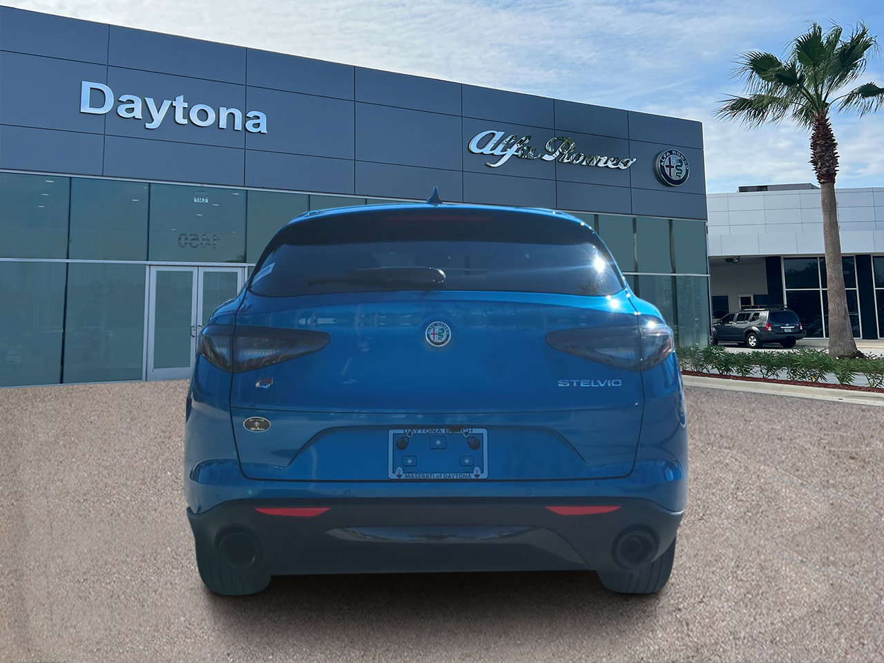 New 2025 Alfa Romeo Stelvio Sprint w/ Convenience Package AWD/4WD image 4