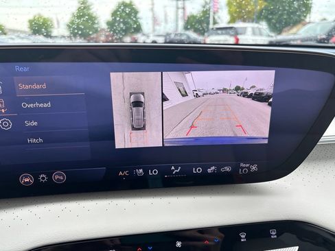 Certified 2025 Buick Enclave Avenir w/ Trailering Package, 5000 lbs. AWD/4WD image 30