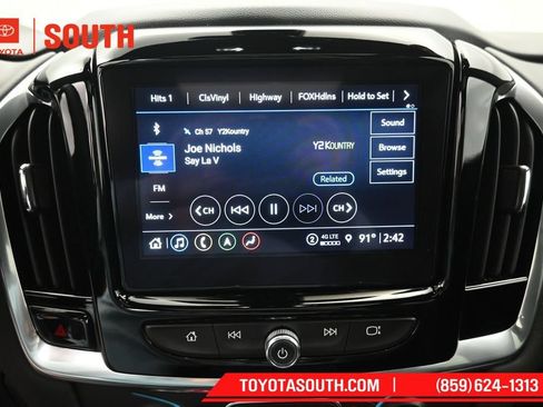 Used 2023 Chevrolet Traverse LT w/ LT Premium Package AWD/4WD image 13