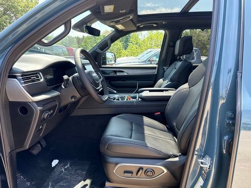 New 2026 Jeep Grand Wagoneer Limited AWD/4WD image 17