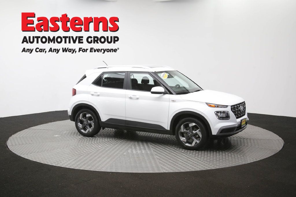 Used 2025 Hyundai Venue SEL FWD image 52