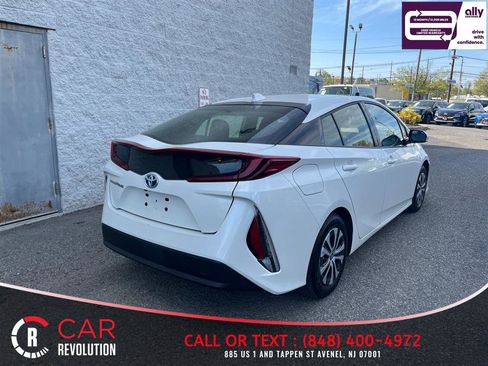 Used 2020 Toyota Prius Prime LE FWD image 7