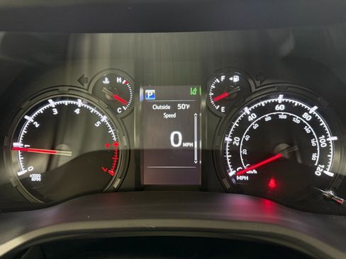 Used 2020 Toyota 4Runner SR5 Premium image 18