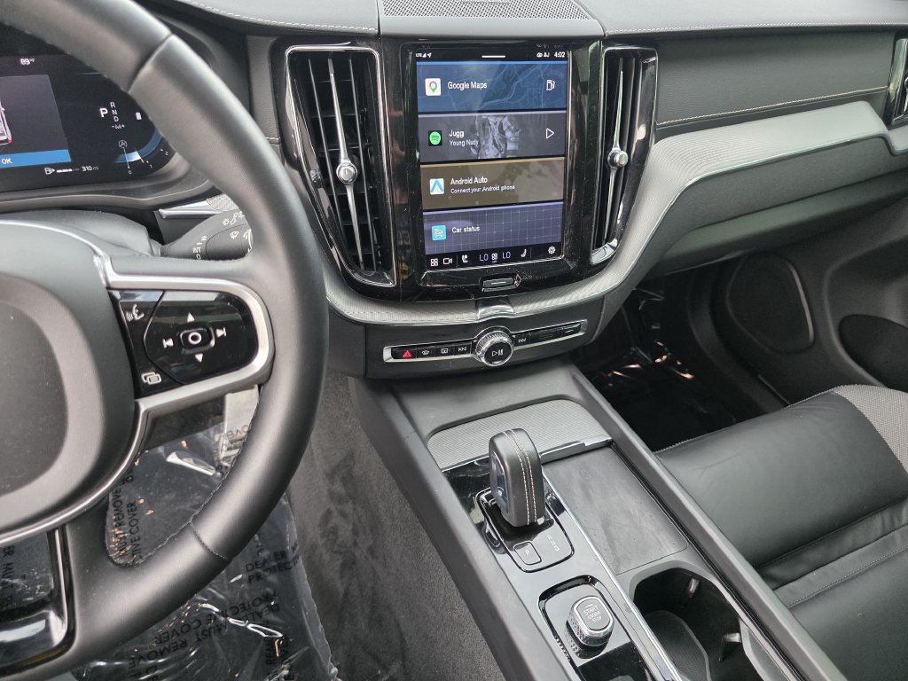 Used 2022 Volvo XC60 B6 R-Design w/ Advanced Package AWD/4WD image 23
