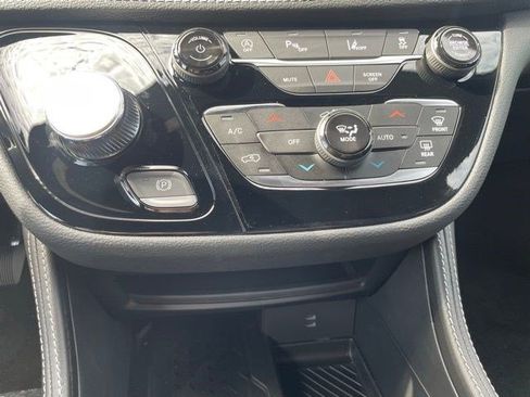 New 2026 Chrysler Pacifica Limited w/ S Appearance Package FWD image 14