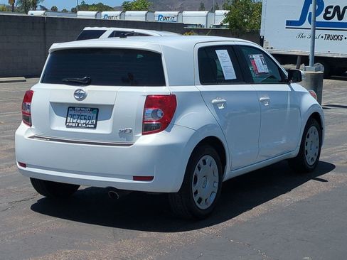 Used 2014 Scion xD FWD image 6
