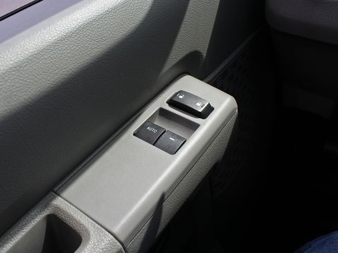 Used 2024 Ford E-450 and Econoline 450 Super Duty w/ Power Windows & Locks Group image 27