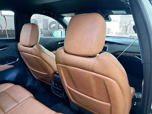 Used 2022 Cadillac XT4 Premium Luxury w/ Enhanced Visibility Package AWD/4WD image 11